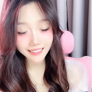 董小姐舞蹈合集：高颜值美女热舞，15v22g视频数量丰富，百度ED2K收藏必备