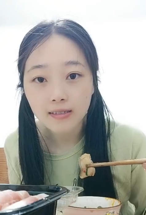 南京艺术学院纯纯乖乖《10v9.1g》:艺术天赋闪耀,收藏不容错过