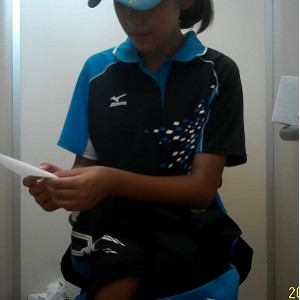 夏日体育训练馆拍摄事件曝光，网球学妹成焦点，视频4V1.15G揭秘暑假日常