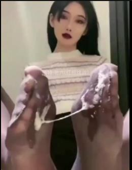 抖音风潮中的百层挑战合集1:娜美秀腿校园剪辑,红框挑战更新打包,总21个视频4.4G