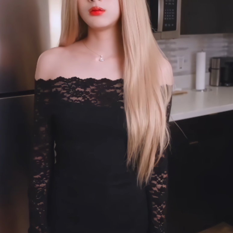 的反差女神形象让人眼前一亮，但她在视频中展现出的真实和温柔也让人感受到她的可爱和亲和力。这个合集不仅是对她饼弄姐姐和老公好兄弟形象的完美展现，更是一次对4K高清视频的全方位享受。快来下载这个合集，一起领略FortuneCuttie的迷人魅力吧！