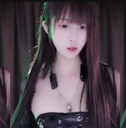 网易CC定制舞蹈回归：19部RKI-6051080新土豪大尺大pp视角抖臀水手死库水波涛汹涌丁字裤红色开叉紫兔女郎