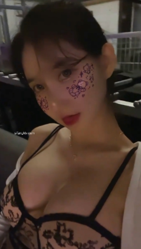 韩国美女网红美玲元2km2km在fantrie资源合集2021,视频大小591MB