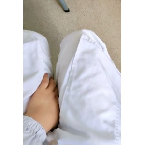 白衣天使小护士病房巡视意外擦曲，球球荡出12V+6.2G