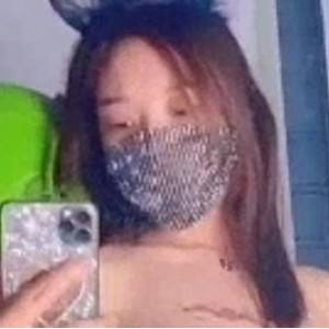 网红美少女晶晶：黑色睡衣神器具揭秘