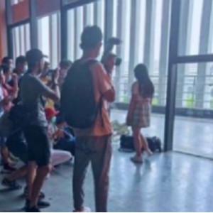 小尤奈女神私拍合集，1.3G精品广州妹子个人信息