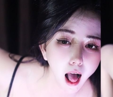 星莱铛铛付费群大尺定制热舞表演视频,含精油呐喊和镂空牛仔丁,2V+1.51G,百度盘下载