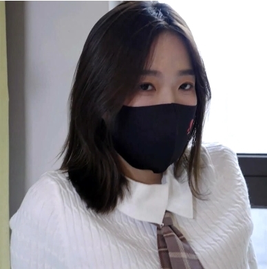 少女小凌女神裸足脚模摄影