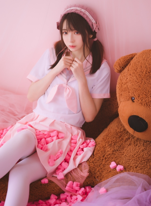 虎牙美女和胖次猫大白兔作品