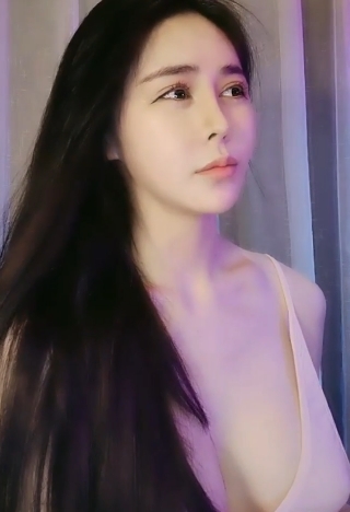 空乘馨馨的首部作品：精美的分享视频