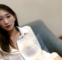 苗条身材小乖乖女！细腰美臀，跪在桌子上翘臀，表情乱来骚[1V+348MB][百度盘]