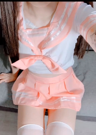 粉色JK经典作品:妹子身材粉红色服装视频(476MB)