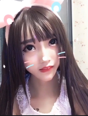 凤凰雅宝新主播:混血儿气质独特唱将直播多才多艺苗条身材