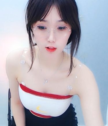 CK-点昕定制虎牙女主播抬腿弯腰视频,清晰度玉兔般,购入虎牙胜鸽有鱼!