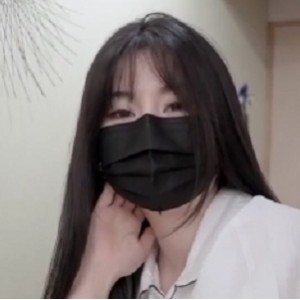 《娜娜与继母的美妙对白》