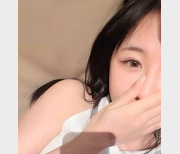 一京鱼儿:小狐狸最红二次元小烧货颜值身材皮肤精致,微博推特经历多,一起欣赏小妲己的1V664M作品!