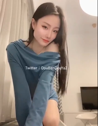 斗鱼超人气模特美女主播浮力姬私拍合集：高颜值身材翘臀美腿黑丝金主金丝鸟