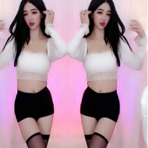虎牙猫咪美颜视频：极品女主播的杠精舞姿，火辣身材，颜值爆表！