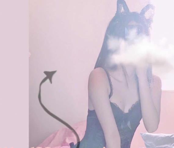 清纯女神KilledHypocrisy私人定制合集：高颜值社会意识强烈的视频，把真实而又独特的视角带给你！