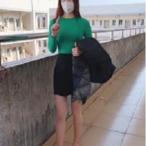 快手网红雅柔小易bibi的精彩作品：给未来投票，百变穿搭，助你追求梦想