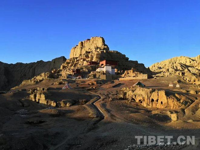 《古格王朝：藏区王朝的争权夺利与无头尸》(GugeDynasty:ThePowerStruggleandHeadlessCorpsesoftheTibetanEmpire,2006)