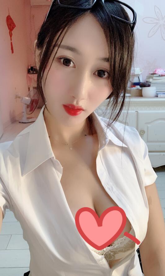 小小玉酱：火箭定制斗鱼私活社保土豪精致高清写真