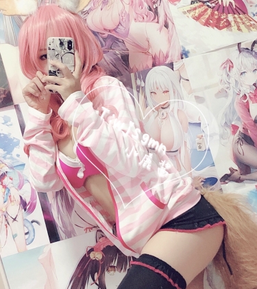 极品罗莉：小鹿酱网红人气爆棚，技术一流，品鉴性感身材！