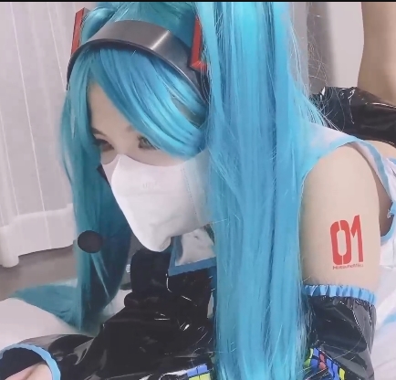 《超顶校花小敏儿初音未来的xing+fu+wu:搬运1V+545M百度盘视频》