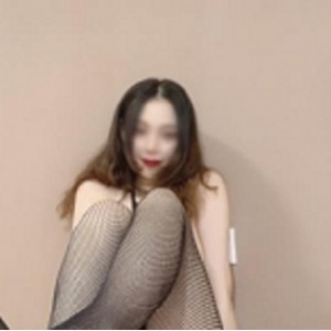 最新阿崩 教育女神老婆露出 收费视频