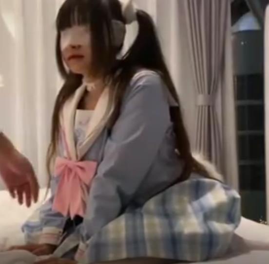 久妖大神Miki反差婊2.2G露脸COS学妹脸蛋抖音网红