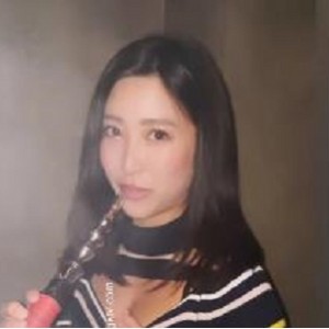 OF顶级气质颜值模特Mizukawa：度假泳池作品[95V2.4G]