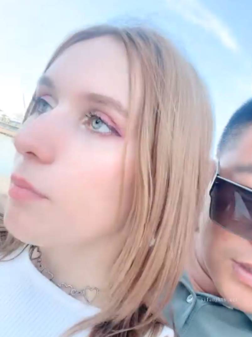 海边搭讪女神,无屏障进入,8v+2.5G,百度盘分享