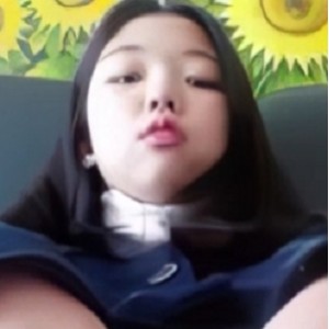 妹子圣女水果，酒瓶放飞自我，2v692m，百度云免费取