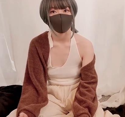 网红少女HongKongDoll的情侣游戏扑克游戏1V-813M