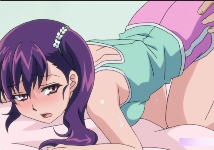 感动的爱情故事：小丽莎在沙滩上与聪明伶俐的伯父热吻