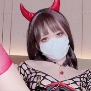 丝足女神玩弄小怪兽的超银双洞塞子