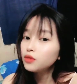 白嫩学妹自娱自乐，9P打包，450M