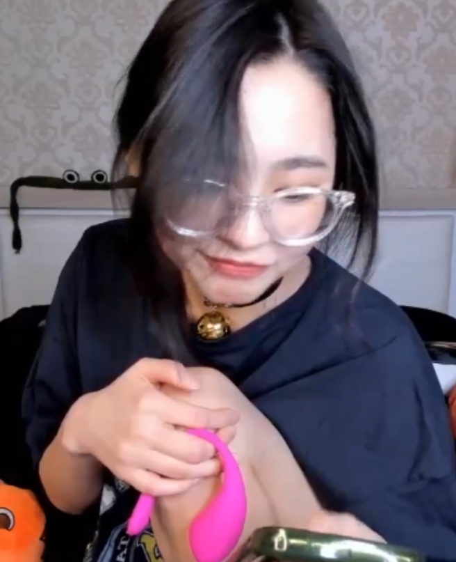 直播自娱自乐大合集，17V+40G+，百度盘下载，精选扫货视频