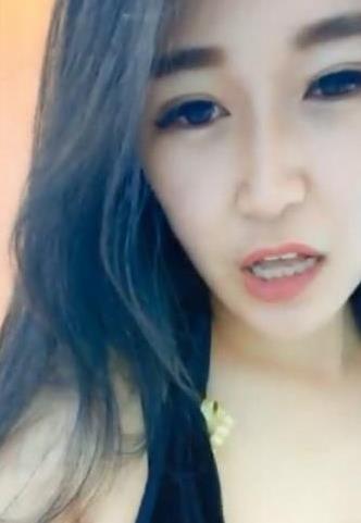 韩国女主播bj朴妍熙：大胆玩法美腿绅士魅力