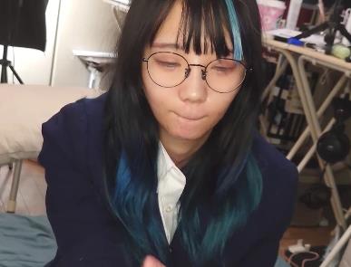 岛国妹子诱惑力爆棚，新资源1V3.8G视频