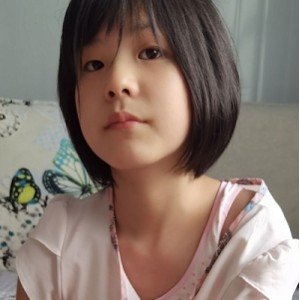 大二女生在黑龙江学院补得一只27v电压的小狗，容量为2.78G