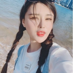 抖音美少女萌宠作品美少女和萌宠在抖音上的作品