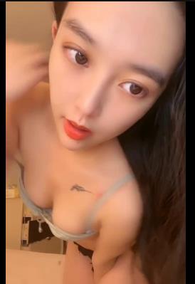气质美女与反差婊的完美结合-9V-940M