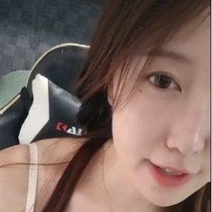 嫩嫩小美女人事部经理-骚扭自摸诱惑-2V3.48G百