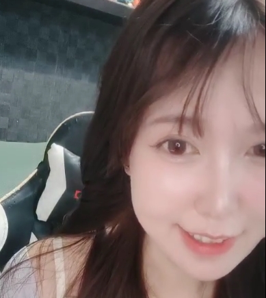 嫩嫩小美女人事部经理-骚扭自摸诱惑-2V3.48G百