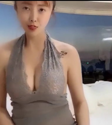 婷儿网红快手作品合集：梦中情人的纤细身段与伟岸四肢