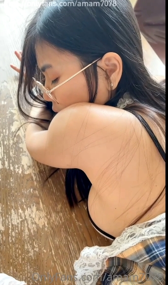 根据提供的内容,可能的商品标题可以是:1.精选尤物十个眼镜九个靓女仆装私人骚秘书服务套装2.大D擦lang,xue专用女仆装私人骚秘书服务3.超级靓女仆装私人骚秘书服务,各种姿势完美露脸4.550M女仆装私人骚秘书服务,解压密码:上村花论坛5.限量收藏女仆装私人骚秘书服务,大D擦lang,xue各种姿势怼着C