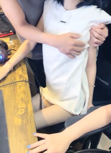 虎牙新晋人气神泽美室外噼里啪啦视频久妖站浮力姬露脸激战手机真实低产主播精选女神