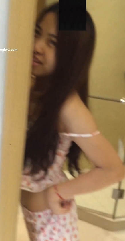 四川顾盼盼男友生活火辣互动辣妹子分享视频