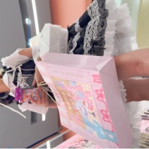 洛麗塔商城零距離欣賞美女的一刻鍾，全新透明内衣百度盘等你来拥有！